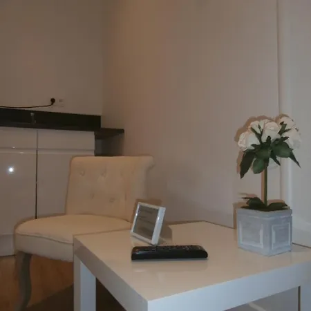 Au Claire De Lune Couette-café